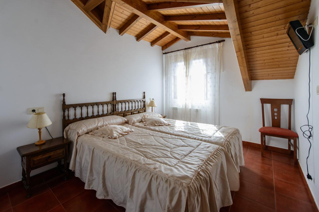 Hostal Camino Real Calzadilla de la Cueza ภายนอก รูปภาพ