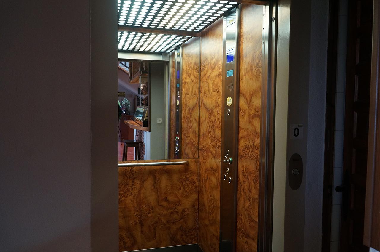 Hostal Camino Real Calzadilla de la Cueza ภายนอก รูปภาพ